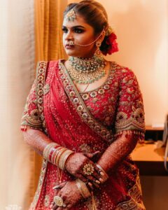 Vidyulekha Raman Instagram - Maharani mode on 👑👸🏽

#SaViWedding 

Make up - @artistrybyolivia 
Hairstyle - @jayashree_hairstylist 
Outfit - @taruntahiliani 
Shot by - @weddings.aaronobed 
Mehendi - @aravinth_mehendi_makeup 
Nails - @nails_by__g3