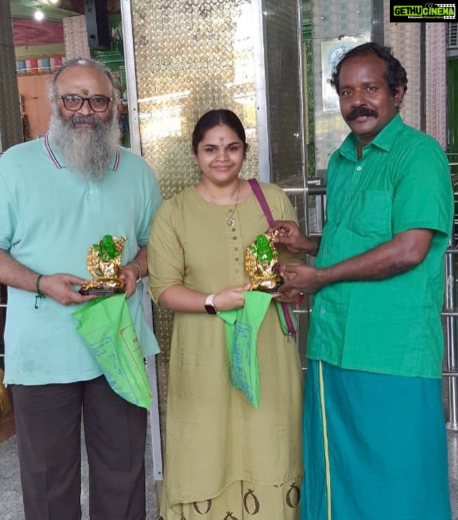 Vidyulekha Raman Instagram - This year has been a rough year for everyone, not just emotionally, but financially as well. Various businesses took a hit, many establishments shut down and people lost their jobs. Visited my favourite temple - Kuberar Temple (The God of Wealth) located in Rathinamangalam. Prayed that the coming year not only give us good health but wealth as well. The first time I went to this temple I signed several movies the coming year. I pray that I stay busy next year and continue to entertain you all. I also pray that all of you and your family who may have been affected financially due to the pandemic recover in the coming year. 💰💚 Sri Lakshmi Kuberar Temple