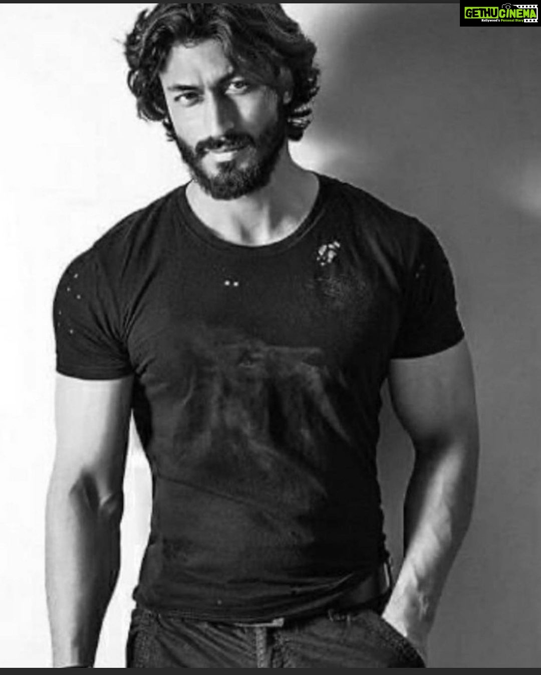 Vidyut Jammwal Instagram - THE LONE SAMURAI