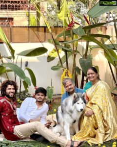 Vijay Deverakonda Instagram - My loves,
Happy Happy Happy
Sankranthiiiii 🤗🤍