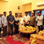 Vijay Sethupathi Instagram - திரு இசைஞானி #இளையராஜா மற்றும் திரு #யுவன்ஷங்கர்ராஜா இசையமைப்பில் திரு #சீனுராமசாமி இயக்கத்தில் திரு #யுவன்ஷங்கர்ராஜா தயாரிப்பில் #விஜய்சேதுபதி நடிப்பில் டிசம்பர் முதல் தொடக்கம்... #ysrfilmsnext