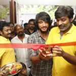 Vijay Sethupathi Instagram - Congrats Producer #Anbu sir @gauthamramkarthik bro Dir #ArunChandhiran bro & #Soori machan for ur new movie 😍💐 #WhiteLineProductionNo1 #WhiteLineProduction #GopiPRO #CtcMediaboy