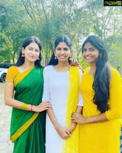 Vijayalakshmi Instagram - சின்ன சிறு
கூட்டுக்குள்ள
சொர்க்கம் இருக்கு
அட சின்னச் சின்ன
அன்பில்தானே ஜீவன்
இன்னும் இருக்கு
#goodmorning #goodvibes