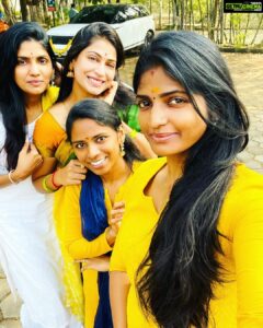Vijayalakshmi Instagram - சின்ன சிறு
கூட்டுக்குள்ள
சொர்க்கம் இருக்கு
அட சின்னச் சின்ன
அன்பில்தானே ஜீவன்
இன்னும் இருக்கு
#goodmorning #goodvibes
