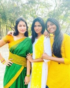 Vijayalakshmi Instagram - சின்ன சிறு
கூட்டுக்குள்ள
சொர்க்கம் இருக்கு
அட சின்னச் சின்ன
அன்பில்தானே ஜீவன்
இன்னும் இருக்கு
#goodmorning #goodvibes