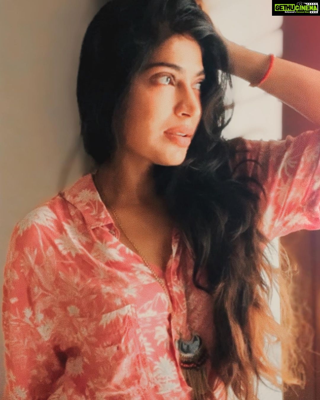 Vijayalakshmi Instagram - when she is back She might have A sunburnt face, bruised body, ugly scars, and a tanned skin. Mabbe life is not about avoiding the hardship. Mabbe it’s about showing up for it and collecting the scars with chin up. She will be back with few. And she will wear them all with pride. #survivor #faceyourfears #strongwomen are #prettywomen