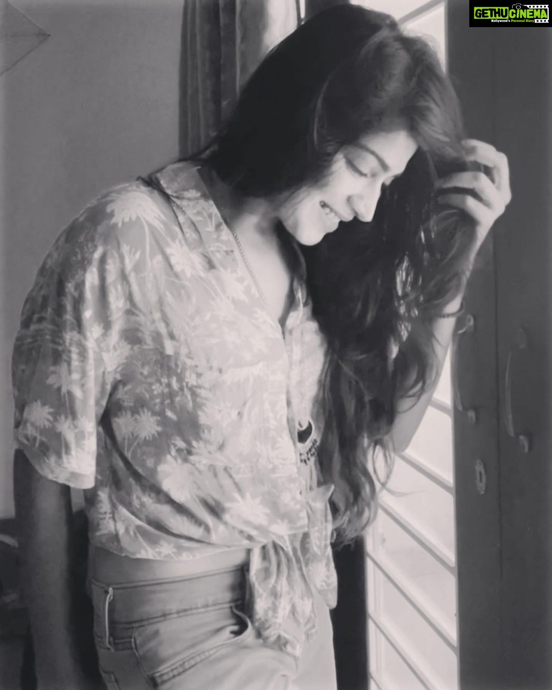 Vijayalakshmi Instagram - when she is back She might have A sunburnt face, bruised body, ugly scars, and a tanned skin. Mabbe life is not about avoiding the hardship. Mabbe it’s about showing up for it and collecting the scars with chin up. She will be back with few. And she will wear them all with pride. #survivor #faceyourfears #strongwomen are #prettywomen