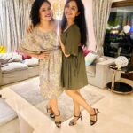 Vimala Raman Instagram – #aboutlastnight … done right 🥳 Thanks for an amazing evening my gorgeous @meramyakrishnan 🎂🥳❤️😍 … #happybirthday #birthdaycelebrations #funtimes #friendslikefamily