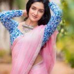 Vimala Raman Instagram - 💗Don’t blink when it comes to pink 💗 Thanking my darlings for this 😘💝 #photographer @camerasenthil #organised by @rrajeshananda #makeupartist @makeupibrahim #hairstylist @vijayaraghavan_hairstylist3133 #styling @labelswarupa #saree @hastavem #jewellery @pradejewels #assistance @yasinhairstylist . . #latest #photooftheday #shoot #photography #shootlife #trending #dontblink #pink #instagood #love #pinksaree #indianwear #blousedesigns #blouse #ethnicwear #keepitsimple #mystyle #actorsofinstagram #lockdown #actor #vimalaraman #lifeinpink