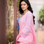 Vimala Raman Instagram - 🌷‘La Vie En Rose’ 🌷 The best team for the best output 😍❤️🙏🏻 a big huggg and thankyou to my loves #organised by @rrajeshananda #photographer @camerasenthil #makeupartist @makeupibrahim #hairstylist @vijayaraghavan_hairstylist3133 #styling @labelswarupa #saree @hastavem #jewellery @pradejewels #assistance @yasinhairstylist . . #latest #photooftheday #picoftheday #shoot #photography #shootlife #outdoors #lavieenrose #pink #instagood #love #pinksaree #blousedesigns #blouse #ethnicwear #keepitsimple #trend #lockdown #actor #vimalaraman #lifeinpink