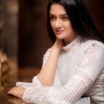 Vimala Raman Instagram - There is something very calming about white 🤍🕊 Thank you to my most loved team of talent 😘🙏🏻🤍 #photographer @camerasenthil #styling @labelswarupa #makeupartist @makeupibrahim #hairstylist @vijayaraghavan_hairstylist3133 #assistance @yasinhairstylist Organised by the one and only @rrajeshananda . . . #white #shoot #latestpicture #photoshoot #lacedress #actress #photography #picoftheday #instagood #mua #styleithappy #actor #vimalaraman #lifeisgood