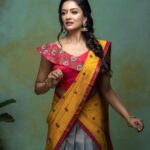 Vimala Raman Instagram - With a splash of colour 🎨 🧚‍♀️ #shoot for @anya.cbe A big thank you to the talented team ❤️😘🙏🏻 u guys are jusssttt 💯 ❤️ #photographer @luckycluster #makeupartist @makeupibrahim #hairstylist @vijayaraghavan_hairstylist3133 #sareedraping @saraswathisathyam #accesories @bronzerbridaljewellery #backdrop @mizubackdrops #assistance @yasinhairstylist . . . #adshoot #ad #silk #twist #photoshoot #halfsaree #styleinspiration #indianwear #halfsaree #halfsarees #southindianfashion #actor #vimalaraman #lifeiscolorful