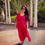 Vishakha Singh Instagram - I stepped out. After 2 months. Momentous occasion. (Took off the mask for only pic purpose) #coviddiaries #red #black #sunglasses #michaelkor #chumbak #sunshine #outings #Celebration #WFH #Littlewins #NoPoses #Adayinthelifeof #Kalachashma 🐢