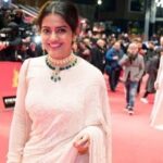 Vishakha Singh Instagram – Throwback to a fantastic #valentinesday at the #RedCarpet of the @berlinale ..
It was 1 degree celcius but the josh was high :)
.
.
.
#memories #nostalgia #berlinale2021 #berlinale #berlinefilmfestival #saree #indian #cinema #filmfestival #Worldcinema #Art 

Pic : @vaishalisingh1009 Berlin, Germany