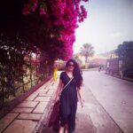 Vishakha Singh Instagram – Ten filters later😁
.
.
.
#Holiday #vacay #LoFi #instagram #instagramfilters #morningglory #bouganvillea #green #pink # sulavineyards Sula Vineyards