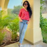 Vishakha Singh Instagram - These jeans from @lotuslinejeans are INSANELY comfortable! I have been ‘off’ jeans for almost 2 years. Frankly speaking, the Indian heat and my long travel hours simply made jeans the last option. This year especially, I have made a conscious transition to sustainable brands. So no more Zaras, H&Ms , Topshop or Levi’s et al. Put bluntly, denim is decadent in its use of water. According to Levi Strauss, 3,781 litres of water are used during the production and use phase of one pair of 501® jeans and 33.4 kg of CO2 is created throughout its lifetime. This includes growing cotton, processing the denim and washing at home! Hence, I was only too happy when my friend and Associate Producer of Atkan Chatkan @dramanujam started her own venture , www.lotusline.co , of comfortable jeans made from organic cotton that use almost 80% less water ! Congratulations D! Great product! #sustainablelifestyle #organiccotton #organicjeans #comfortwear #comfortclothing #womanonthego #lotusline #startups #ecofriendly #ecofriendlyproducts #ecofriendlyliving #sustainableclothing #saynotofastfashion #saynotofastfashion🌱🌱☀️ Sula Vineyards