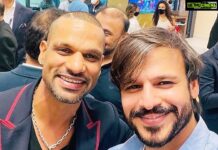 Vivek Oberoi Instagram - With the one and only #gabbar @shikhardofficial , we might have lost yesterday but we will definitely win this #worldcup Always nice seeing you brother! Keep smiling, keep shining! #indvspak #india