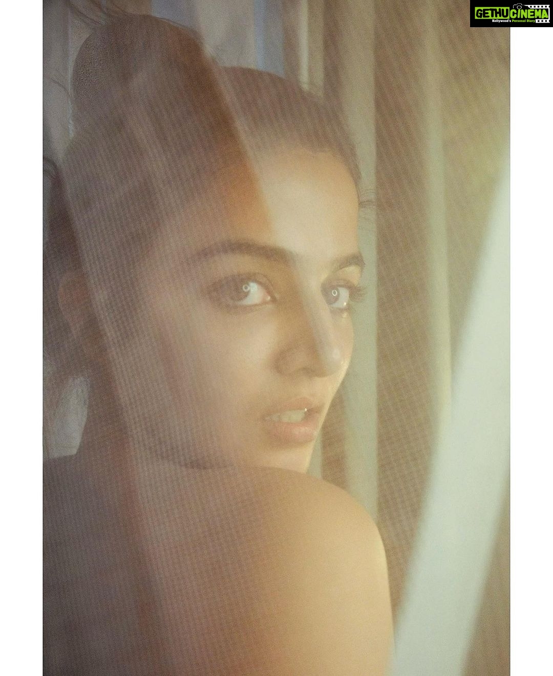 Wamiqa Gabbi Instagram - बोंगो चा… बोंगो चा चा चा !!!
