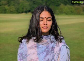 Wamiqa Gabbi Instagram - Do you remember her @harrdysandhu ? #83thefilm in cinemas now !!