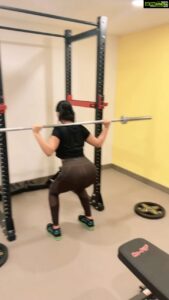 Yaashika Aanand Instagram - Will power is the key for me ♾🔱
.
.
.#pelvicfracture #recovery 
.
#sheisyou #reels #setback #willpower 
#wearestrong #explorepage #trending