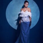 Yaashika Aanand Instagram – Talking to the moon 🤍🌑🌗🌛
.
.
.
📷 @rprasanavenkatesh 
Mua @beautyunveiled_by_jeevi 
Hair @saisubha_hairstylist 
Wearing @krishkarthik_official

#iamback #yashikaaannand #biggboss #kadamaiyaisei #iamk #siruthaisiva #kollywood #bollywood #explore #swipeleft Arangaa – Creative Space