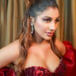 Yaashika Aanand Instagram – Happy new year 2022 😊😒

#swipeleft 

Costume & styling : @krishkarthik_official 
Makeup & Hair : @sujithahairandmakeup 
Photography by : @kalairavichandran_ 
Retouch : @_the_graphers
Earrings :@littlefingers_bridal_jewellery The Westin Chennai Velachery