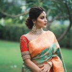 Yaashika Aanand Instagram – Traditional yay or nah ? 😉🤷‍♂️
#bts #shoot #yashikaaannand 
@shadowsphotographyy @durga_hair_stylist @lakshmiajay_makeupartistry @ajay_shadowsphotography