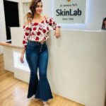 Yaashika Aanand Instagram - Someone once said to me, "Invest in your skin, it is going to represent you for a very long time". And that is what I do, at the best Skin & Hair clinic I could ever find @skinlabindia Thank you #skinlabchennai for taking care of my Skin & Hair health, so I could concentrate more on my overall health If you also would like to invest on your Skin & Hair health please contact - 7358400400 Dr. Jamuna Pai’s SkinLab, Khader Nawaz Khan Road, Nungambakkam. Also find out about their best offers for the season for all treatments including advanced treatments like Coolsculpting. @drjamunapai #skinlabindia Dr. Jamuna Pai's Skinlab