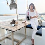 Yaashika Aanand Instagram - Photo dump 🤍🏖😮‍💨 … just me and the ocean .#allwhite #ootd #swipeleft and comment your fav (1,2 or 3 ) 😉. 📸@umapathyramaiah 😶‍🌫️