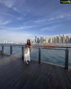Yami Gautam Instagram - Touristy पेजिंग करते हुए मैं और मेरी टीम Dubai में 🕺🏻💜
#Shootlife #nofilter