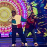 Yogi B Instagram – Happy New Year makkale! Wishing you all a positive and productive year ahead. Always stay safe and healthy! #2021
Catch me and Malaysian artists at the #TherikkaVidalama concert. Tonight at 9pm AstroVinmeen Channel 231.
@myvictorygroup @astroulagam @kumaresh_host
@emceejesz @mizter_n