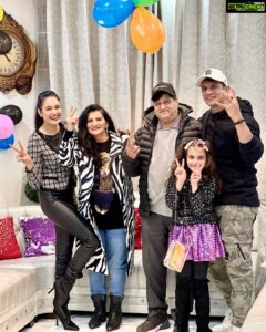 Yuvika Chaudhary Instagram - #familia #yuvikachaudhary #princenarula @princenarula