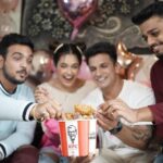 Yuvika Chaudhary Instagram – Doubling the fun and festivities this year with ‘friends’ and ‘friends of friends’, after all @KFCIndia_official December Fest has unbelievable bucket offers, toh harr roz party ho jaye! Iss festive season mein thoda crispiness toh banta hai na. 
#KFCDecemberFest from 16th Dec to 4th Jan only, so HURRY UP. Head to your nearest restaurant now to grab 6+6, 5+5 or 4+4 on Hot & Crispy Chicken and Chicken Strips. ❤️ 

🎅🏽 #kfcdecemberfest #superbucket #kfc #kfcindia #friedchicken #chickenlove #christmas #newyear #yuvikachaudhary #princenarula #privika❤️ @thatbonitagirl @kfcindia_official