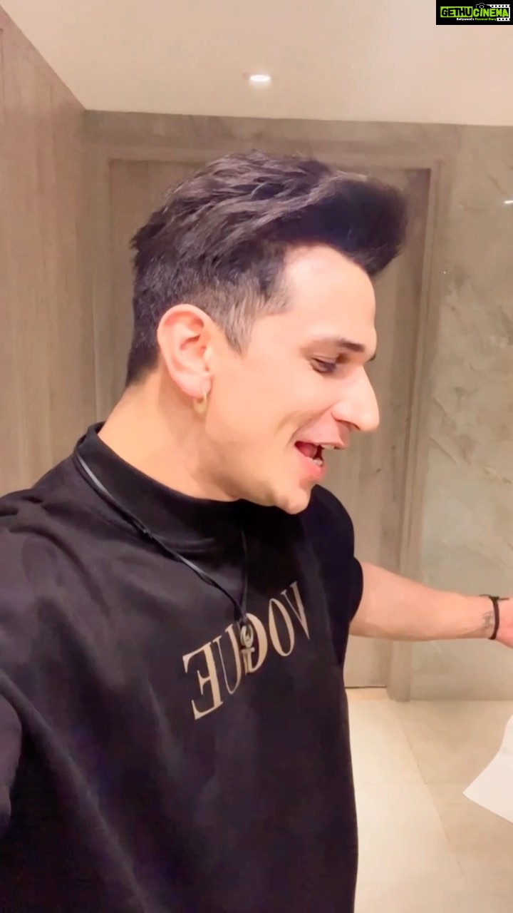 Yuvika Chaudhary Instagram - O jane mere mai tera haan @yuvikachaudhary baby i love u so much ❤️ @millindgaba mere bhai meri jaan ka gana love u aw Edit by one and nly @princenarula 🤣🤣 #reels #reelitfeelit #réel #reel #reelsinstagram #reelkarofeelkaro #reelsvideo #reelit #reelvideo #reelinstagram #reelvideo #reelsindia #reelsviral #love #lovequotes #loveislove #lookdodia #loveit #wife #wifelove