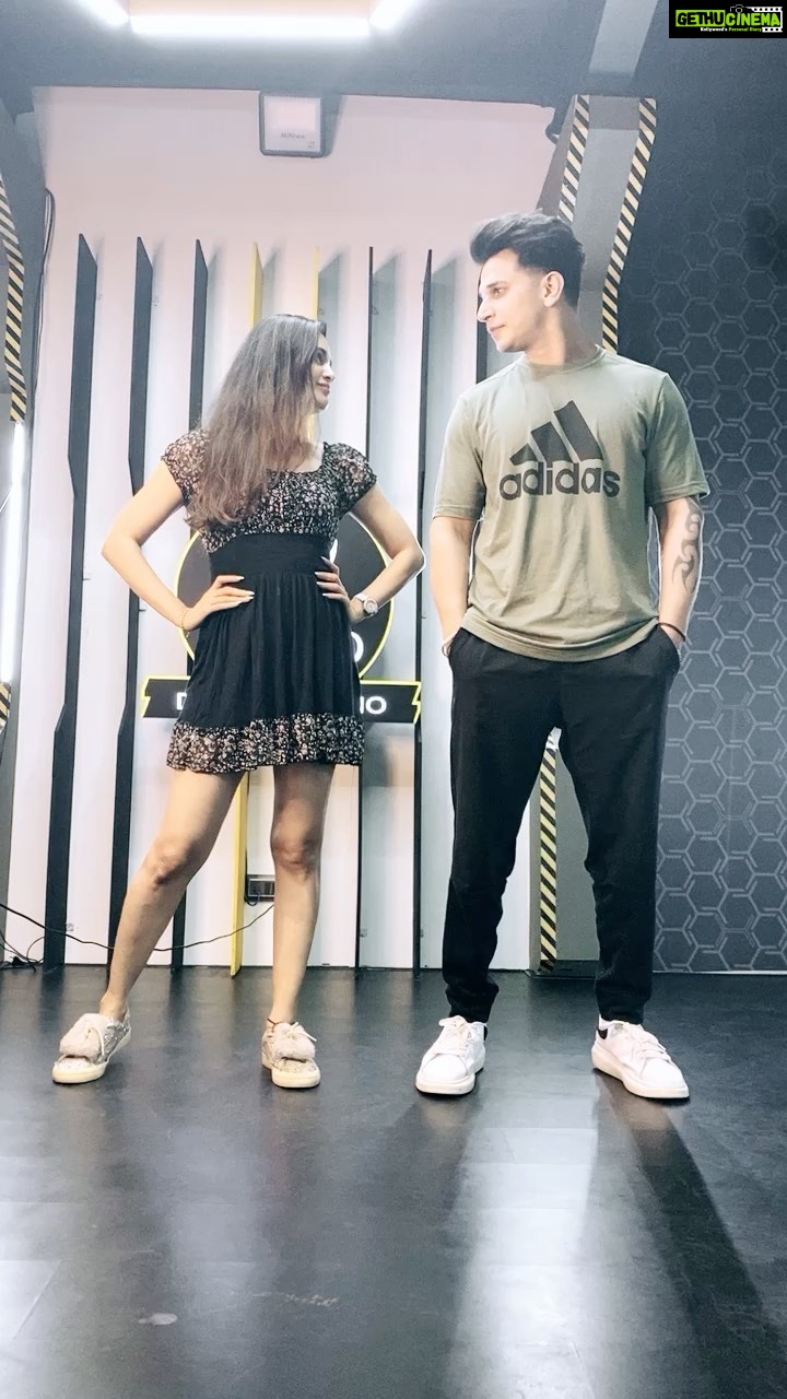 Yuvika Chaudhary Instagram - Prince don’t rush 😂😂😂#dontrushchallenge #reelitfeelit #privika #yuvikachaudhary #princenarula #instadaily #in #instagood #instagram #mumbai #india #canada #us #uk #pairs #london #newyork #newyorkcity #love #travel #dan @bravo.dancestudio ce #style #friends #cute #2021 @princenarula