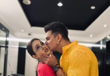 Yuvika Chaudhary Instagram - Mere bhai ke shadi hai #akashkiaparana Styled by @fittingroomcouture Hair done by @shanjunaid baba jo bht galiya khata hai mere se 🤣🤣🤣🤣 @princenarula @aakashh.tomar @yuvikachaudhary oyeeeee hoiiiiii