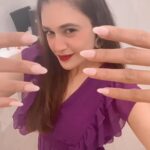 Yuvika Chaudhary Instagram - @blueskynailacademy @iamdinaumarova @vindusingh #yuvikachaudhary #nail #nailspa #reelkarofeelkaro #weekandstartsnow #lovenails