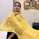 Yuvika Chaudhary Instagram – Happy Lohri #festival #love #vibe ❤️🤗 #yuvikachaudhary @threadnbutton @stylebysugandhasood ratings by @oshri.accessories