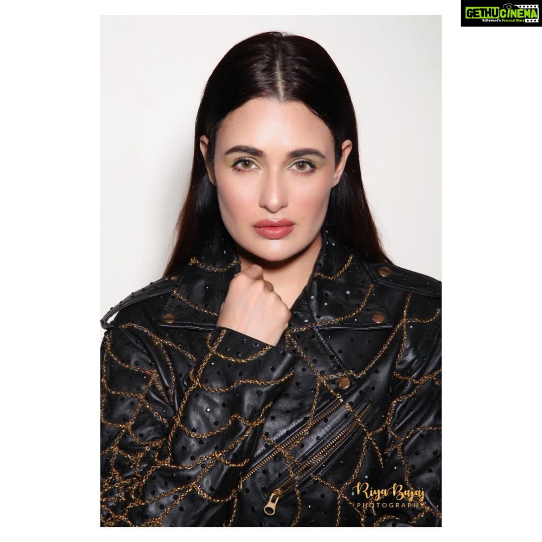 Yuvika Chaudhary Instagram - Stand up ! Stand out ! Stand tall ! Pc 📷 @riyabajaj_photography : #fashion #bollywoodactress #influencer #highheels #black #nudemakeup #makeup #leatherjacket #classy #highfashion #yuvikachaudhary #yuvikaprincenarula #yuvikachaudhary #privika #instadaily #instagram #indianmodelling #indiandesign #instagood