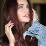 Yuvika Chaudhary Instagram - Sing like no one’s listening, love like you’ve never been hurt, dance like nobody’s watching, and live like it’s heaven on earth @riyabajaj_photography