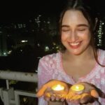 Yuvika Chaudhary Instagram - The Festival of Lights is back again to give us hope and strength to go through this tough time.Guys let’s not panic and lets stay strong at this hour. We should respect our law and authorities who are working day and night for us . Thank you @narendramodi Ji for this and bringing all of us together and giving us hope at this darkest hours.#yuvikachaudhary #privika #princenarula #lights #hope #quarantine #gocorona #love #cute #tbt #instagood #instagram #instadaily #modi Mumbai, Maharashtra