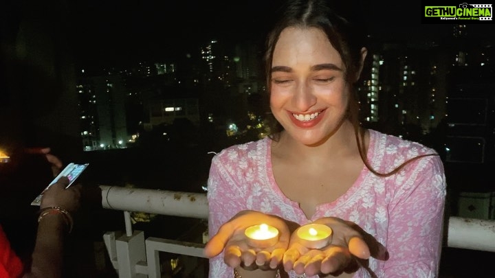 Yuvika Chaudhary Instagram - The Festival of Lights is back again to give us hope and strength to go through this tough time.Guys let’s not panic and lets stay strong at this hour. We should respect our law and authorities who are working day and night for us . Thank you @narendramodi Ji for this and bringing all of us together and giving us hope at this darkest hours.#yuvikachaudhary #privika #princenarula #lights #hope #quarantine #gocorona #love #cute #tbt #instagood #instagram #instadaily #modi Mumbai, Maharashtra