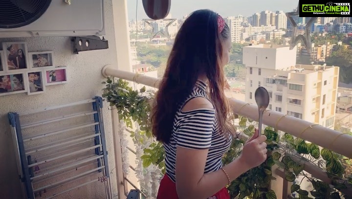 Yuvika Chaudhary Instagram - Great initiative by our prime minister @narendramodi to show gratitude to the helpers and medical practitioners who are working relentlessly to fight Coronavirus . Let’s make India safe by staying home and by spreading more happiness.#YuvikaChaudhary #india #jantacurfew2020 #princenarula #arun @princenarula @arunsharmaax
