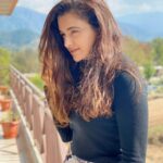 Yuvika Chaudhary Instagram - 🖤#yuvikachoudhary #instagram #instadaily #instagood #instacollage #instafollow #instamood #instafashion #insta #himachal