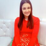 Yuvika Chaudhary Instagram – Season’s greetings to one and all.
This festive season win big with @paytm

Participate in #PaytmCashbackDhamaka..

More than 200 people have already won Rs.1 lakh, each!