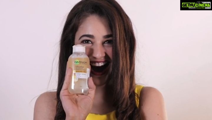 Yuvika Chaudhary Instagram - My skin regime is complete & fun only with #garniermasks! My favourite mask from @garnierindia is The Light Complete sheet mask from that brightens the skin & gives super hydration in just 15 mins! It has the goodness of 1 week worth of serum in just 1 mask. Let’s #facetimewithgarnier #sponsored #skinregime #selfcare #happymasking #garniermasks