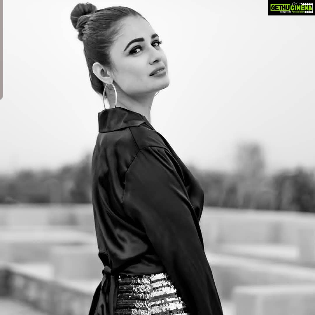 Yuvika Chaudhary Instagram - @princenarula love is in the air @mtvindia