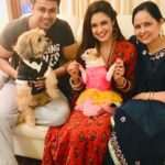Yuvika Chaudhary Instagram - #Diwali #love #familyphotography #family #mumbai #happy #chikoo #buddy #brother #ma #somegoodtime #loveupapa #festival @akash10787 @rajnish5390 @rntomar ❤️😘❤️😘❤️ happy diwali everyone 😘😘😘❣️❣️❣️