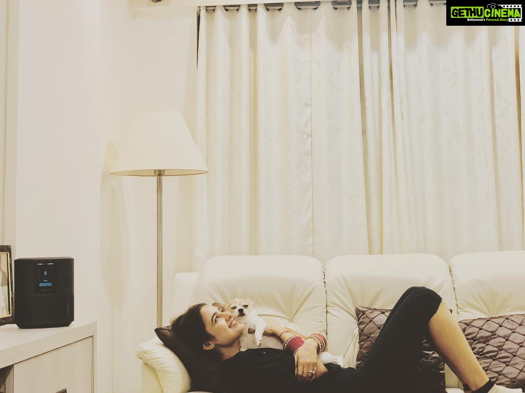 Yuvika Chaudhary Instagram - #CelebrateWithBose #GetCloserWithBose Looking back, my childhood doesn’t seem too far away. There's a particular Diwali vacation I remember. Most of my friends in the neighbourhood were visiting relatives out of town and I was afraid of being alone. That’s when I got to know several of my cousins are visiting us. And they got several cassettes with them filled with popular tunes. We ended up having the best Diwali ever with pumped up music and lots of impromptu dancing. All thanks to the music we had for company. Instead of feeling alone, I got to connect with my cousins and we had a great time. What are some of your memories with music that brought you closer to someone? Share them on the #BoseIndia FB page and you can win a BOSE Home Speaker 500. https://bit.ly/2D7IQvJ