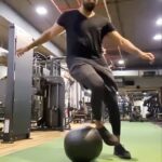 Aadhi Pinisetty Instagram – 12 sec⚽️nds  off between sets 

@bharathboy_vj @tribe7fitnessstudio